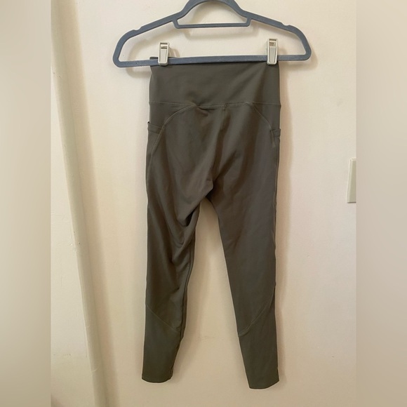 OLIVE GREEN WOMENS LEGGINGS POCKETS SIZE S NYLON SPANDEX - Picture 7 of 7